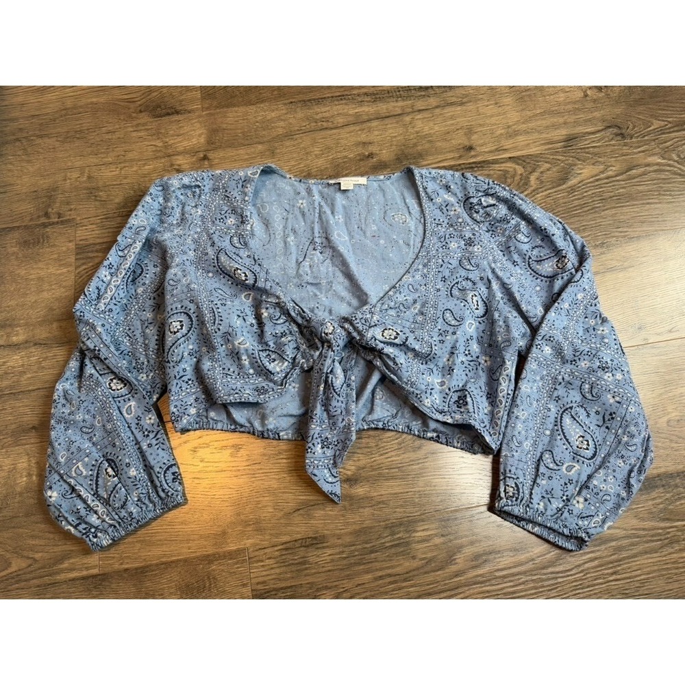 EUC American Eagle tie Front Printed Crop Top‎ long sleeve paisley western sz M